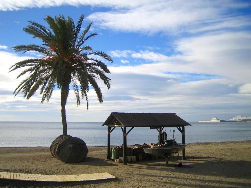 California Hotel Malaga Exterior photo