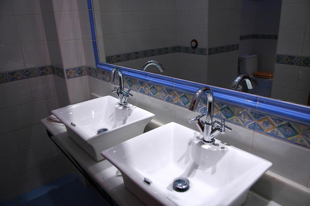 California Hotel Malaga Room photo