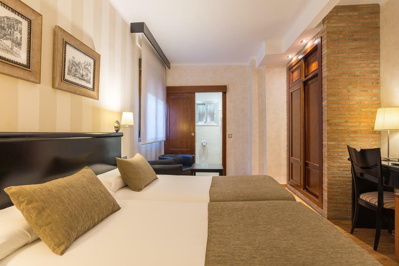California Hotel Malaga Exterior photo